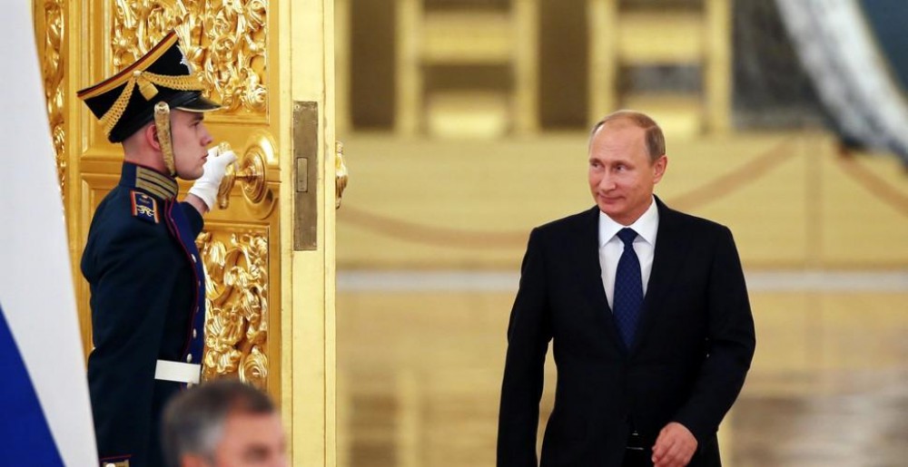 Vladimir Putin – sensurile ascunse ale gesturilor, deslușite de specialist. De ce își ține întotdeauna brațul drept lipit de corp atunci când merge